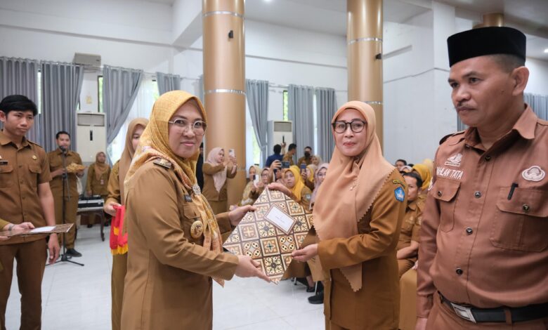 Serahkan 238 SK Kepsek dan Pengawas, Bupati Gowa Dorong Penguatan Sektor Pendidikan