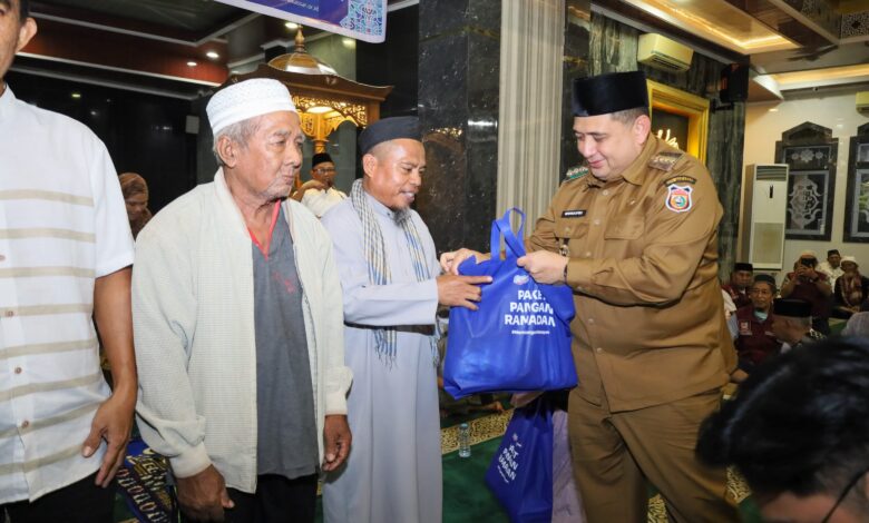 Safari Ramadan di Tamalanrea, Munafri: Masjid Harus Jadi Pusat Solusi Sosial
