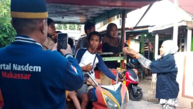 NasDem Kota Makassar Berbagi Takjil Ramadan di Kecamatan Kepulauan Sangkarrang dan Tamalate