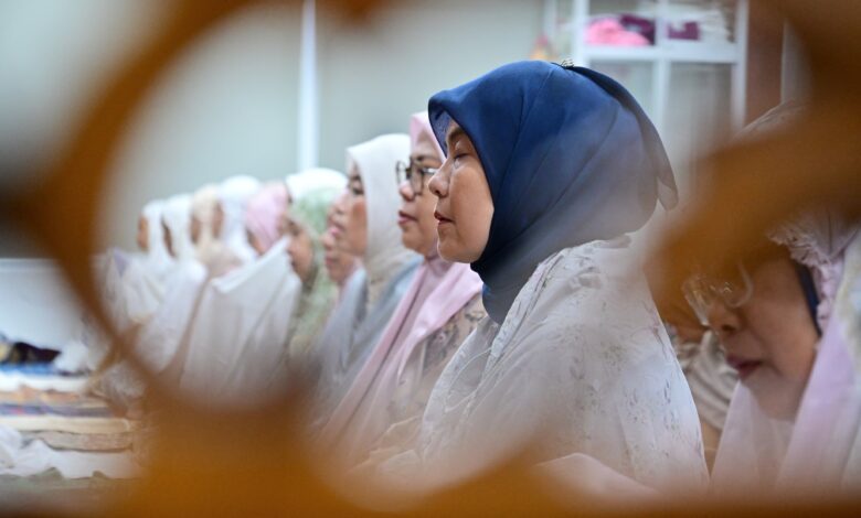 Wakil Wali Kota Makassar Tarawih Bersama Warga di Masjid Nurul Jihad Toddoppuli