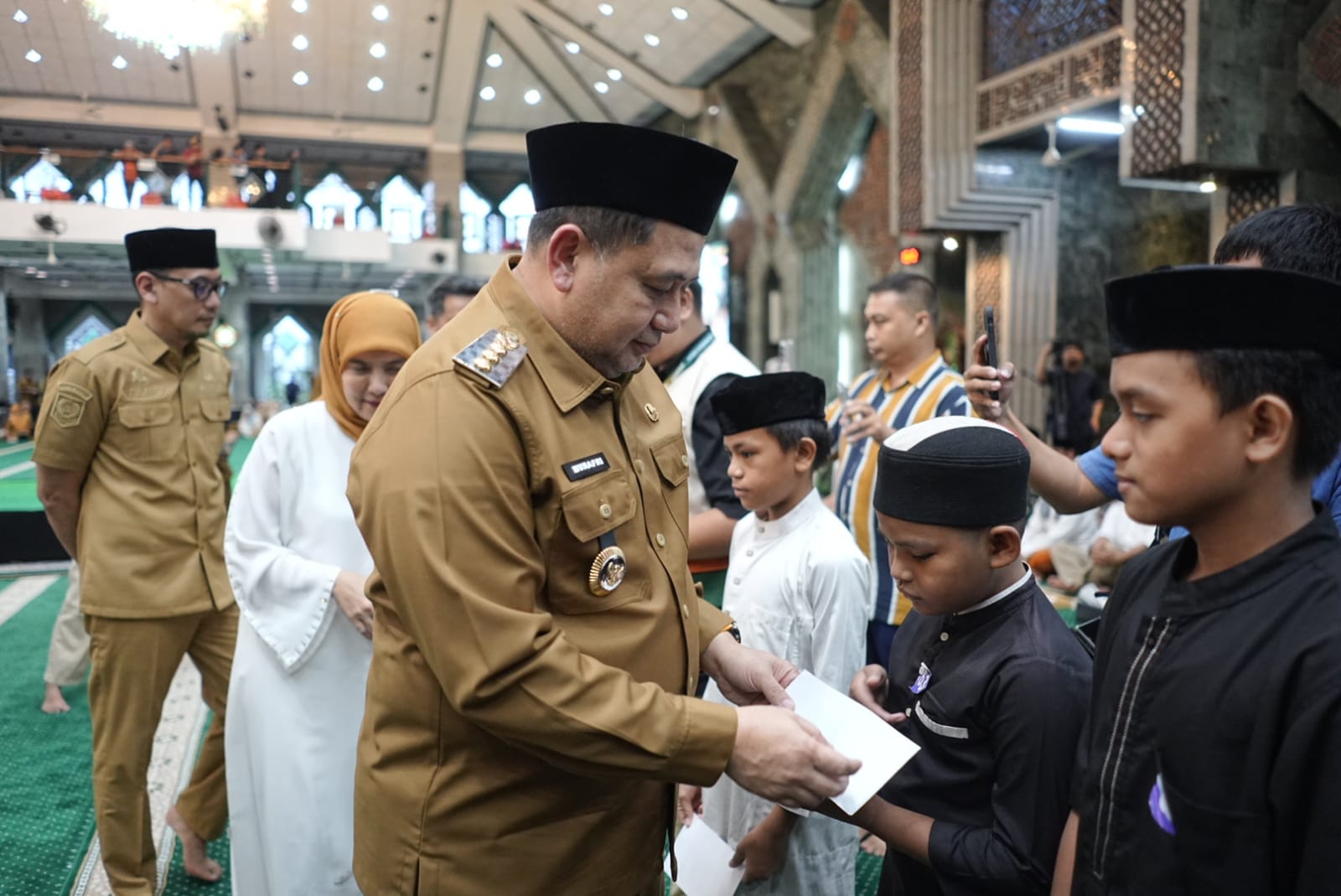 Buka Puasa Bersama 3.152 Anak Panti Asuhan, Munafri: Pemerintah Kota Hadir untuk Semua Warga Makassar