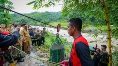 Gubernur Andi Sudirman Apresiasi Program TNI Bangun Jembatan untuk Akses Warga