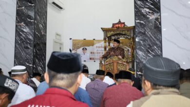Salat Tarawih Bersama Warga, Munafri Bahas Banjir dan Pembangunan di Manggala