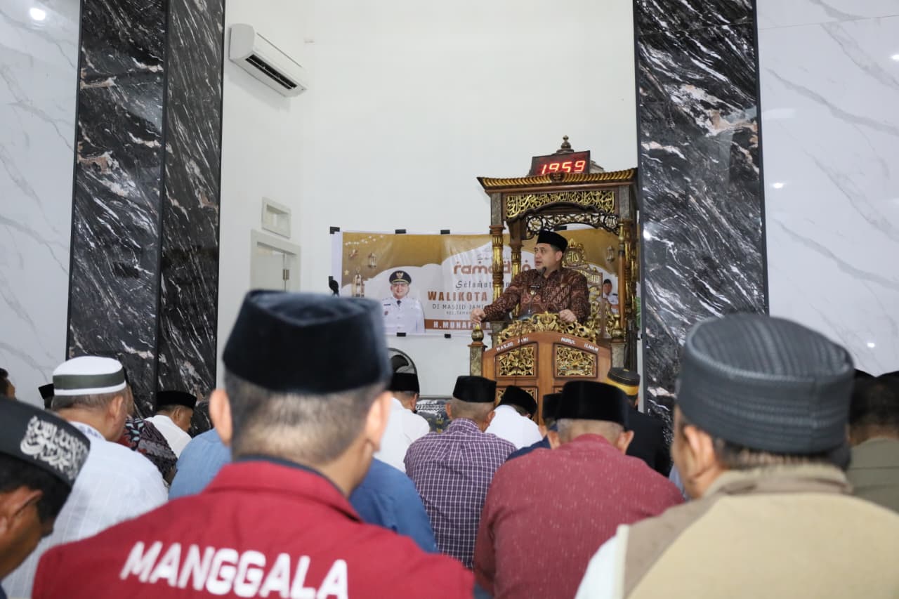 Salat Tarawih Bersama Warga, Munafri Bahas Banjir dan Pembangunan di Manggala