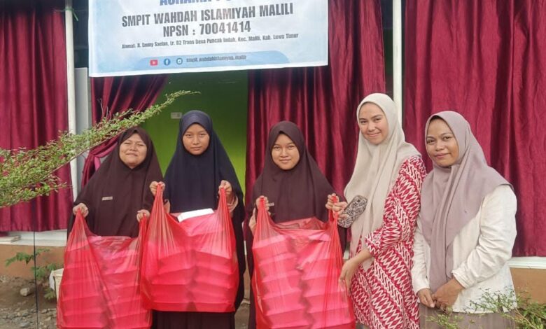 Gerakan Luwu Timur Sedekah Jumat Berbagi di Puskesmas Malili