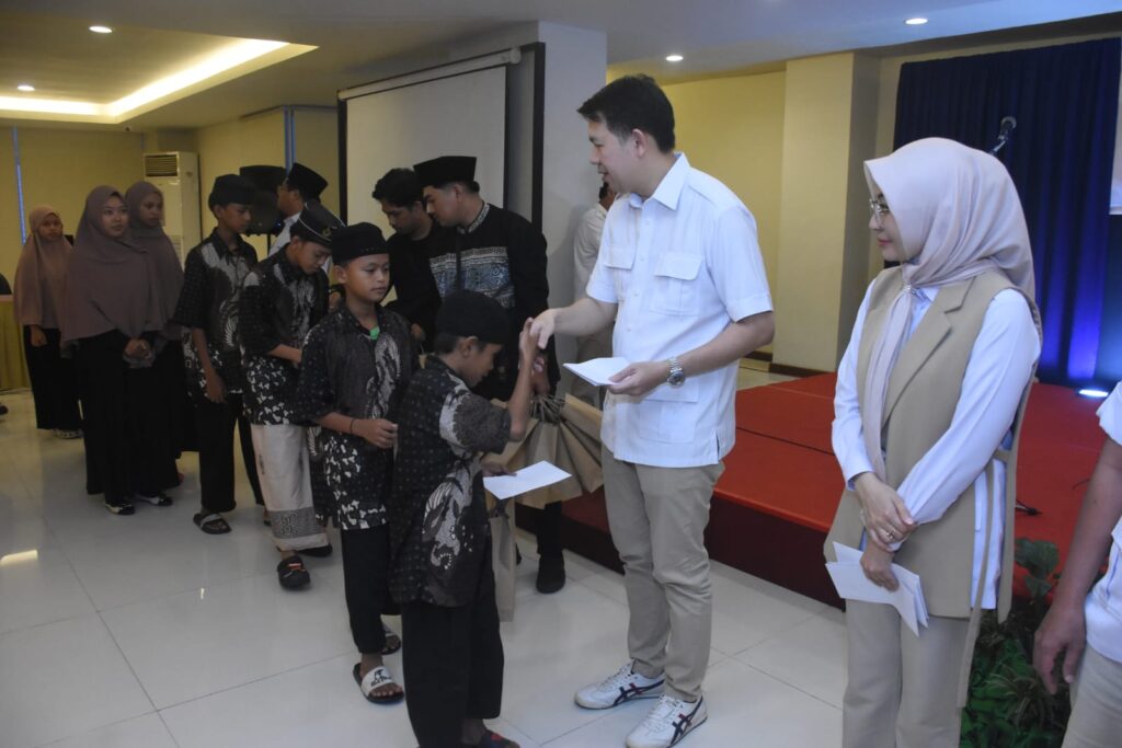 Buka Puasa Bersama Kader, Gerindra Makassar Berikan Santunan kepada Anak Panti Asuhan