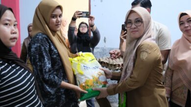 Hadiri Bakti Sosial DWP Gowa, Bupati Talenrang Dorong Kolaborasi Tangani Kemiskinan dan Stunting