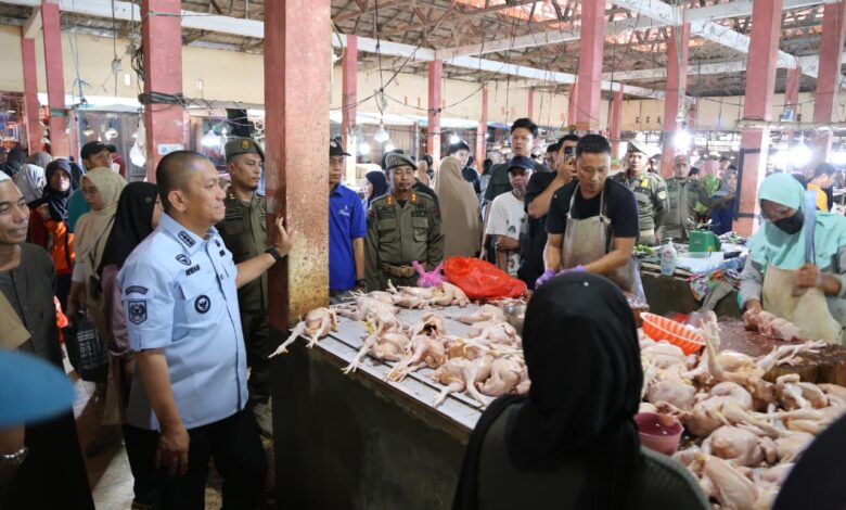 Bupati Lutim Pantau Langsung Harga Sembako dan Stok Bahan Bakar Menjelang Lebaran
