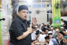 Tarawih Bersama di Barrang Lompo, Wali Kota Munafri Perkuat Silaturahmi dan Program Pro Rakyat