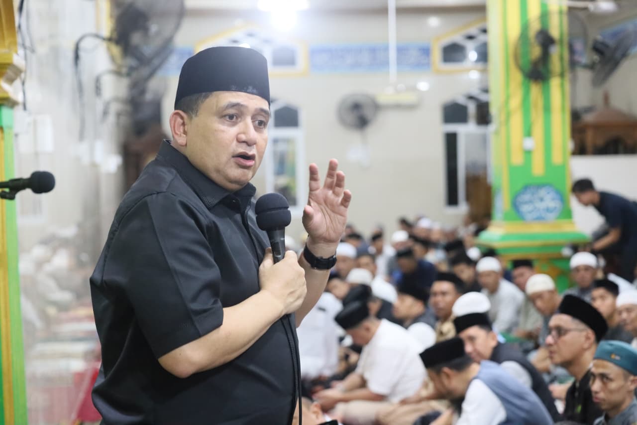 Tarawih Bersama di Barrang Lompo, Wali Kota Munafri Perkuat Silaturahmi dan Program Pro Rakyat