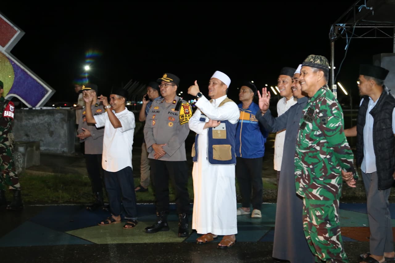 Desa Baruga dan Damkar Juara Takbir Keliling Lutim