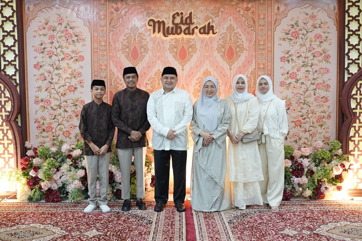 Open House, Wali Kota Munafri Bersama Ketua TP PKK Sambut Warga Bersilaturahmi di Rujab