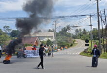 Aksi Mahasiswa Lumpuhkan Trans Sulawesi, Tuntut Audit Islamic Center Malili dan AMDAL PT IHIP