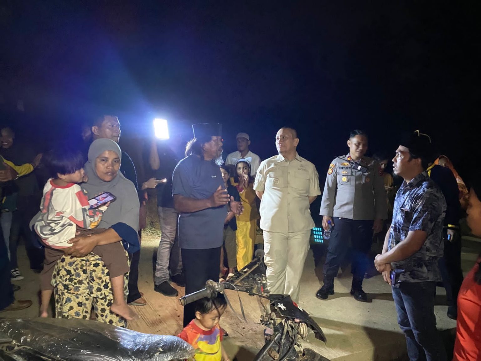 Pemkab Lutim Akan Bangun Ulang Rumah Warga Balambano yang Roboh