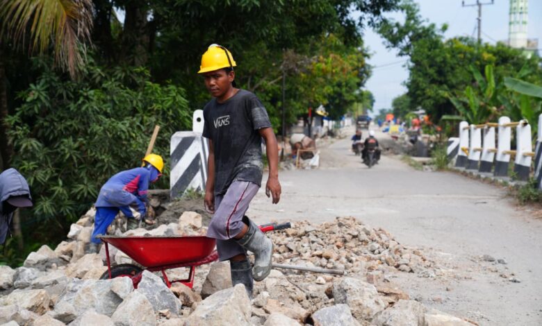 Jalan Diperbaiki, Masyarakat Sulsel Bersyukur: Mobilitas Lancar, Ekonomi Berputar