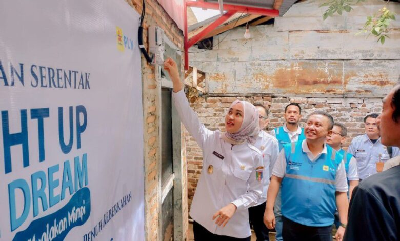 Donasi Pegawai PLN Hadirkan 2.533 Sambungan Listrik Gratis Keluarga Prasejahtera