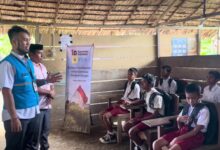 Danantara Indonesia dan PLN Salurkan 5000 Paket Perlengkapan Sekolah ke Tiga Provinsi