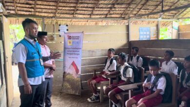 Danantara Indonesia dan PLN Salurkan 5000 Paket Perlengkapan Sekolah ke Tiga Provinsi