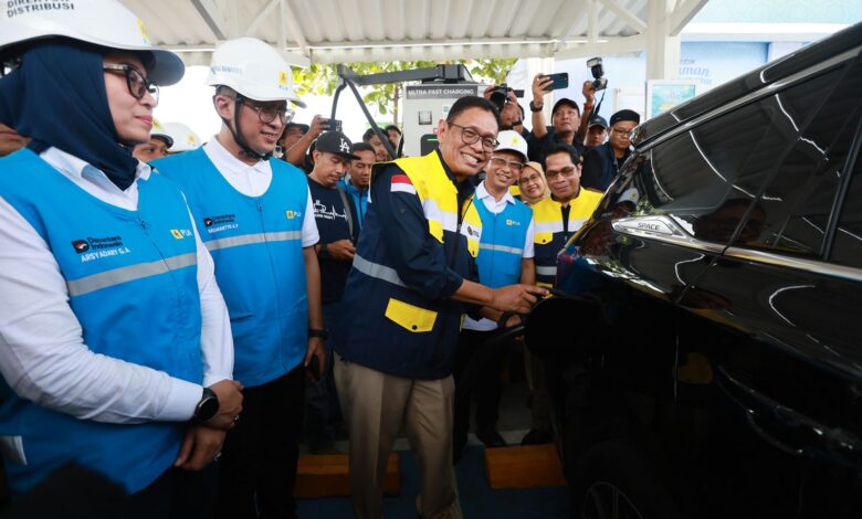 Puncak Arus Mudik, Kementerian ESDM dan PLN Cek Operasional SPKLU dalam Melayani Pemudik EV