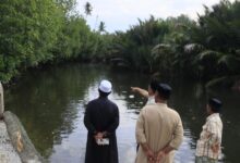 Warga Adukan Tanggul Rusak di Tampinna, Bupati Irwan Gerak Cepat