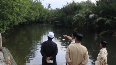Warga Adukan Tanggul Rusak di Tampinna, Bupati Irwan Gerak Cepat