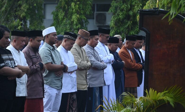 Ribuan Warga Padati Lapangan Arafuru Kodaeral VI, Shalat Id Berlangsung Khidmat