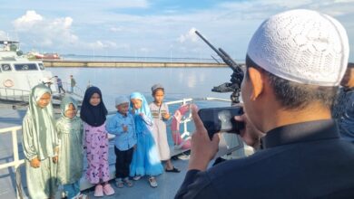 Ribuan Warga Serbu KRI di Mako Kodaeral VI, Wisata Maritim Jadi Kado Lebaran TNI AL