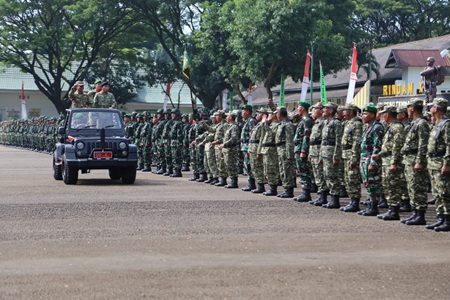 Perkuat Bela Negara, 8 ASN Lutim Ikuti Latsarmil Komcad di Gowa