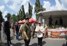 Warga Antusias Serbu Pasar Murah Pemkot Makassar