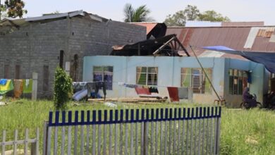Bupati Lutim Irwan Pastikan Bantuan Perbaikan Rumah Korban Puting Beliung Segera Tersalur