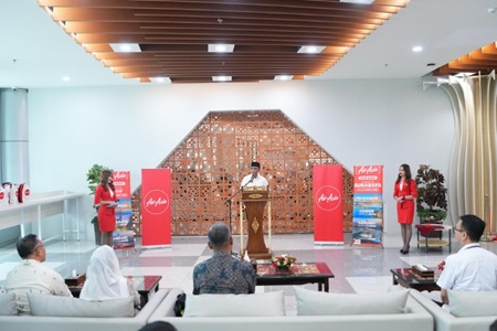 Gubernur Anwar Hafid Resmikan Rute Baru AirAsia di Palu, Perkuat Konektivitas Sulteng