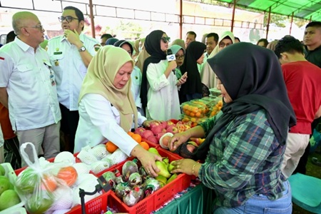 Wagub Sulteng Buka Gerakan Pangan Murah Serentak, Jaga Harga Bahan Pokok Jelang Ramadhan