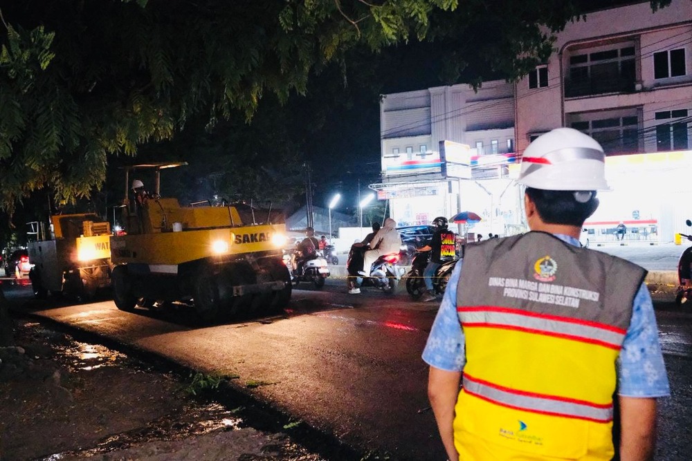 Pemprov Sulsel Kebut Pengaspalan Malam Hari, Polusi Debu Keluhan Warga Teratasi