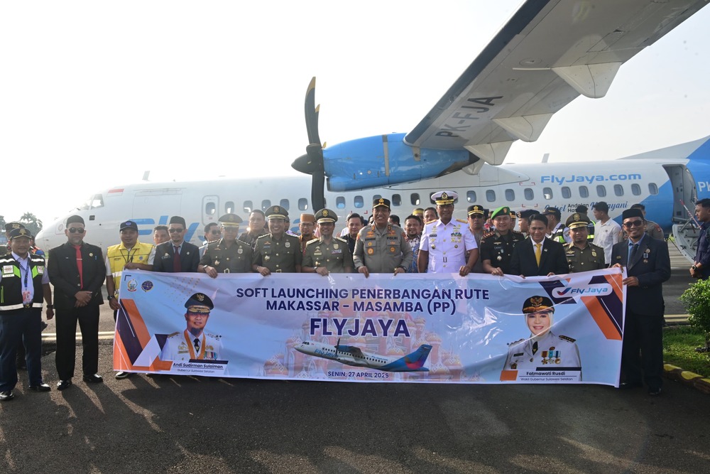 Gubernur Sulsel Ajak Masyarakat Manfaatkan Layanan Penerbangan Rute Masamba-Makassar