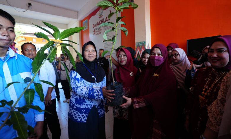 “Go to School” di SMA Negeri 1 Wajo, PKK Sulsel Gelar Dorong Sekolah Ramah Lingkungan