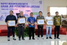 Komitmen Dukung Program JKN, Pemkab Gowa Terima Penghargaan BPJS Kesehatan Cabang Makassar