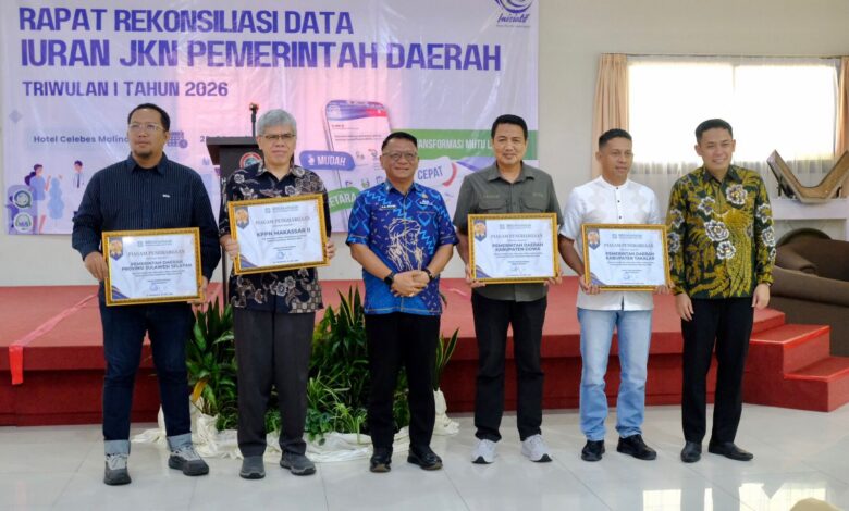 Komitmen Dukung Program JKN, Pemkab Gowa Terima Penghargaan BPJS Kesehatan Cabang Makassar