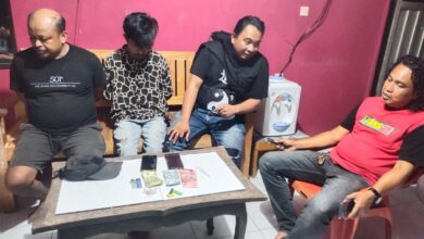 Polisi Amankan Terduga Pelaku Sabu Saat Gerebek Judi di Bone