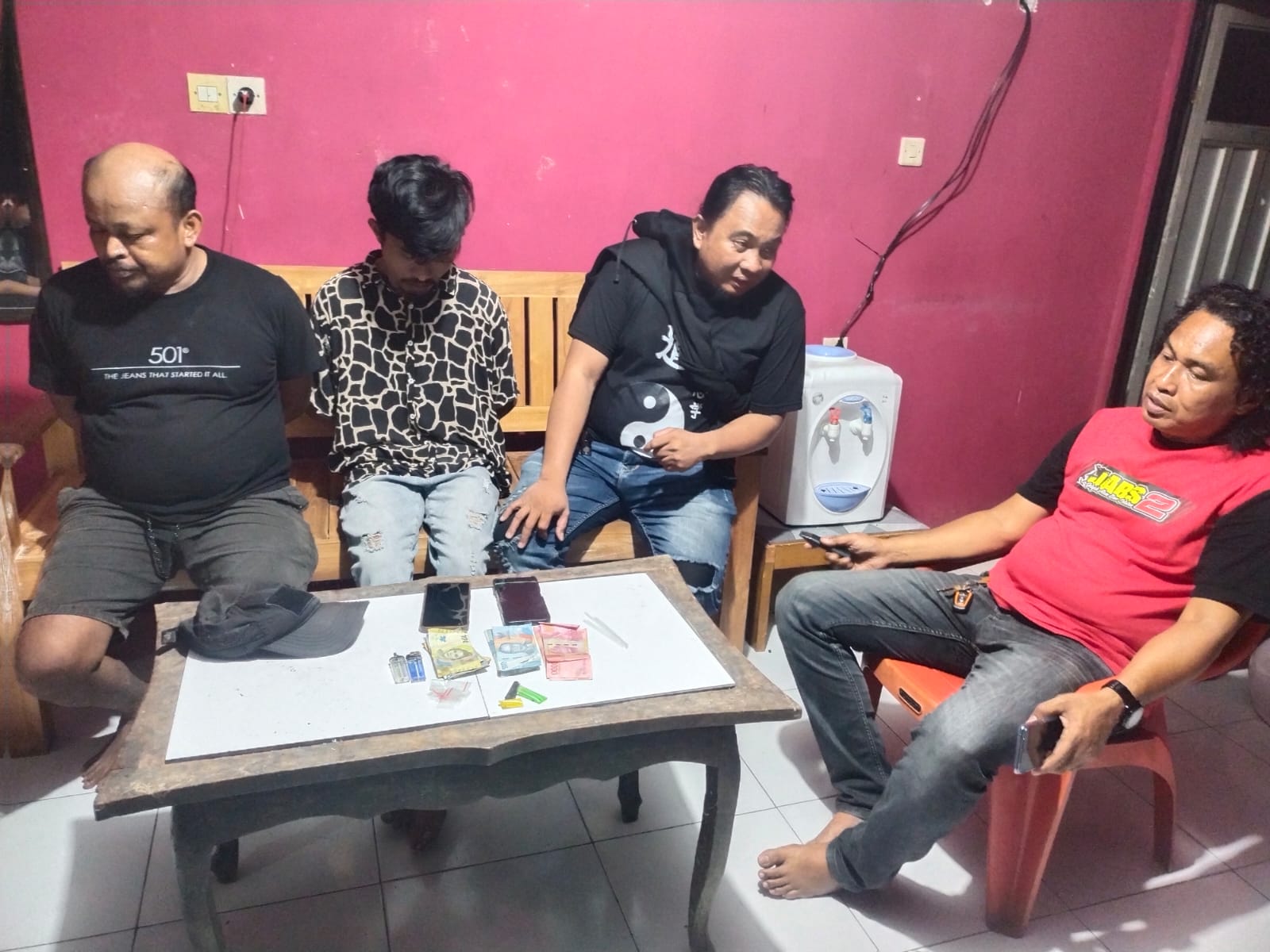 Polisi Amankan Terduga Pelaku Sabu Saat Gerebek Judi di Bone
