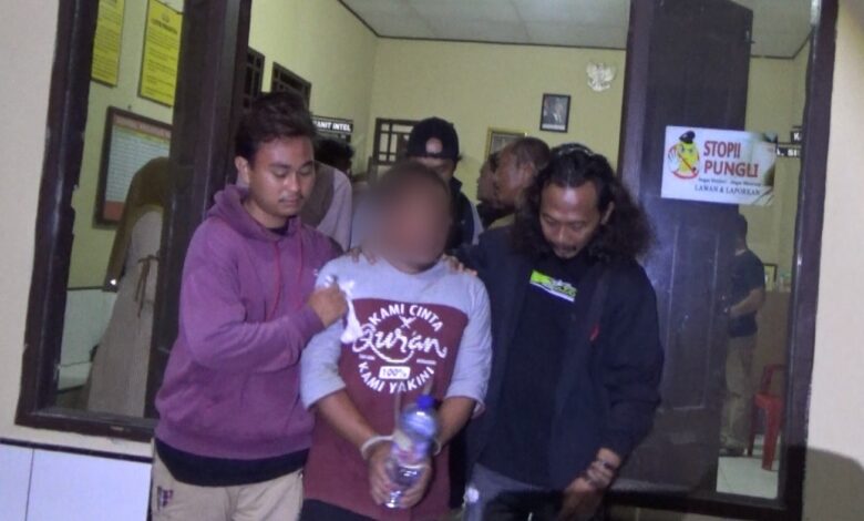 Guru Pesantren di Bone Menyerahkan Diri Usai Tikam Remaja, Ngaku Terdesak Dikeroyok