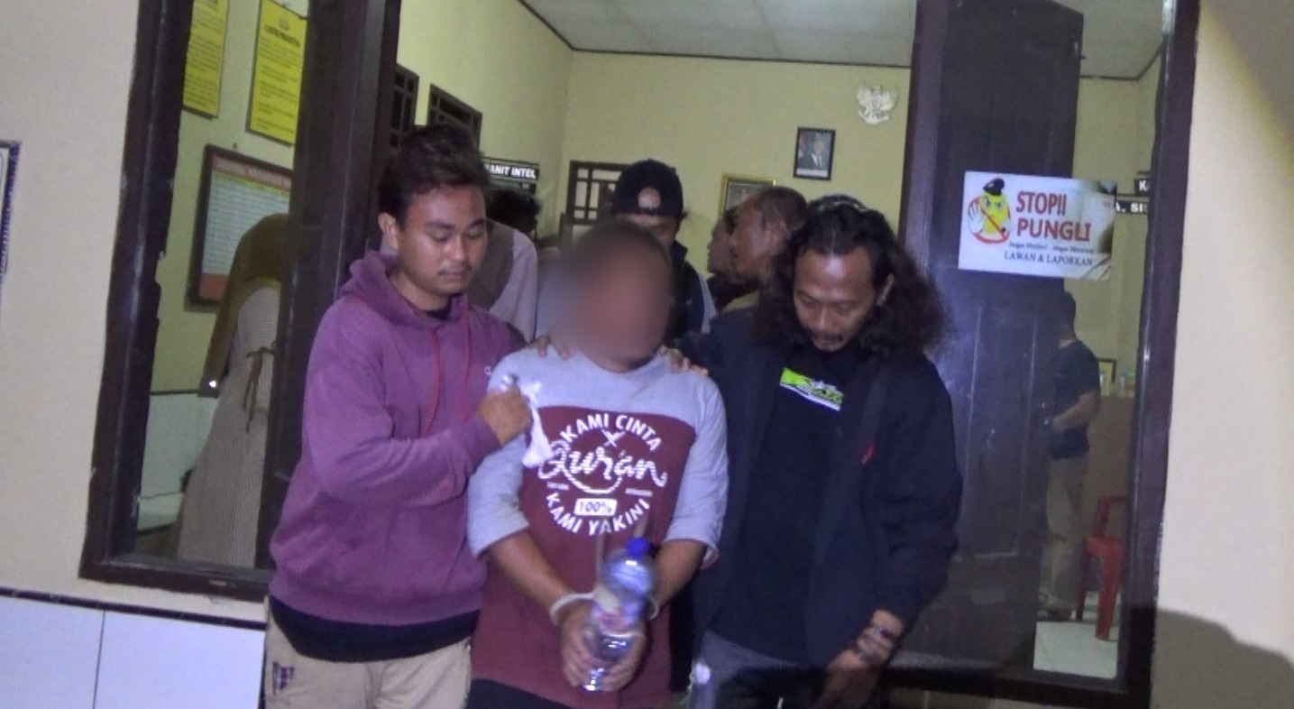 Guru Pesantren di Bone Menyerahkan Diri Usai Tikam Remaja, Ngaku Terdesak Dikeroyok