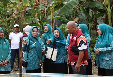 PKK Makassar Bekali Kader Kelola Kebun dan Halaman Produktif Lewat Bimtek Aku Hatinya PKK