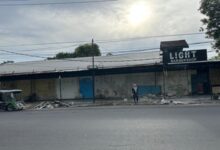 Berbenah, Puluhan PKL di Jalan Mappayukki, Garuda, Rajawali Makassar Bongkar Lapak Secara Mandiri