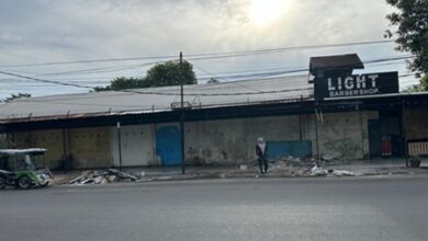 Berbenah, Puluhan PKL di Jalan Mappayukki, Garuda, Rajawali Makassar Bongkar Lapak Secara Mandiri