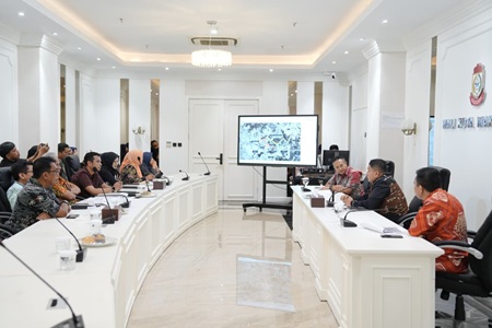Wali Kota Makassar Pimpin Rapat Monitoring Pembangunan Alternatif Jalan Leimena, Target Rampung Tahun Ini