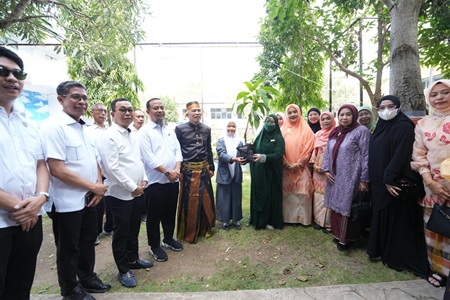 PKK Goes to School di SMA Negeri 1 Soppeng, Salurkan Bibit Tanaman Produktif