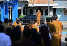 Perdana Pimpin Apel, Kadis Kominfosantik Sulteng Tekankan Disiplin dan Inovasi Pelayanan