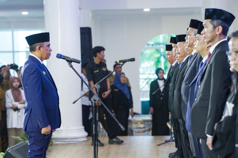 Dorong Inovasi dan Pelayanan Maksimal, Gubernur Anwar Hafid Lantik 40 Eselon II dan Fungsional Pemprov Sulteng