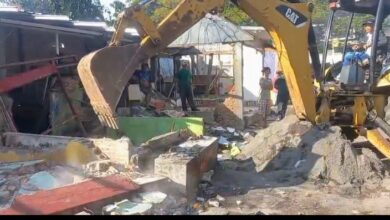 Pemkot Makassar Tertibkan 178 Lapak PKL di Mariso, Utamakan Pendekatan Humanis