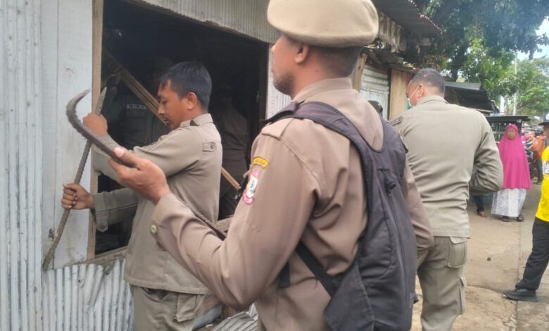 Pemkot Makassar Tertibkan 16 Lapak di Fasum Barawaja, Akses Jalan Kembali Difungsikan
